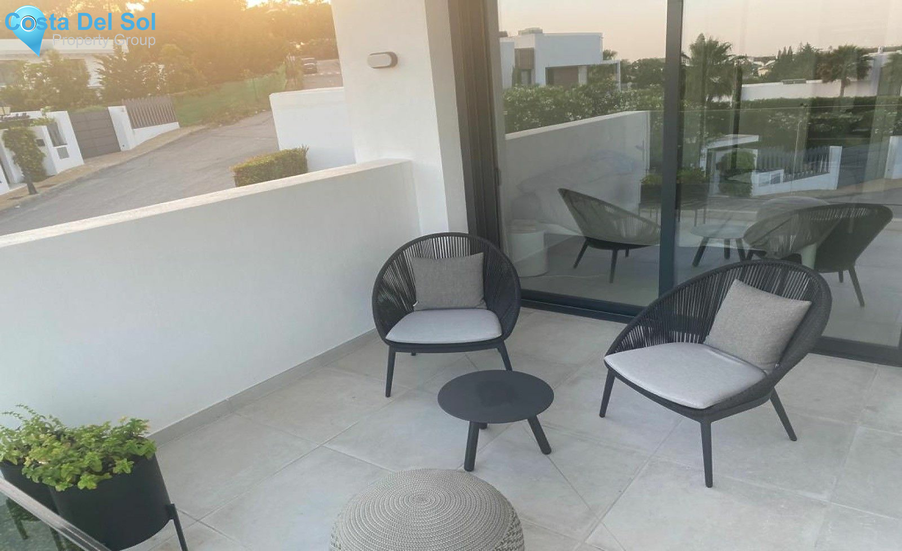 Middle Floor Apartment in Estepona-1445048