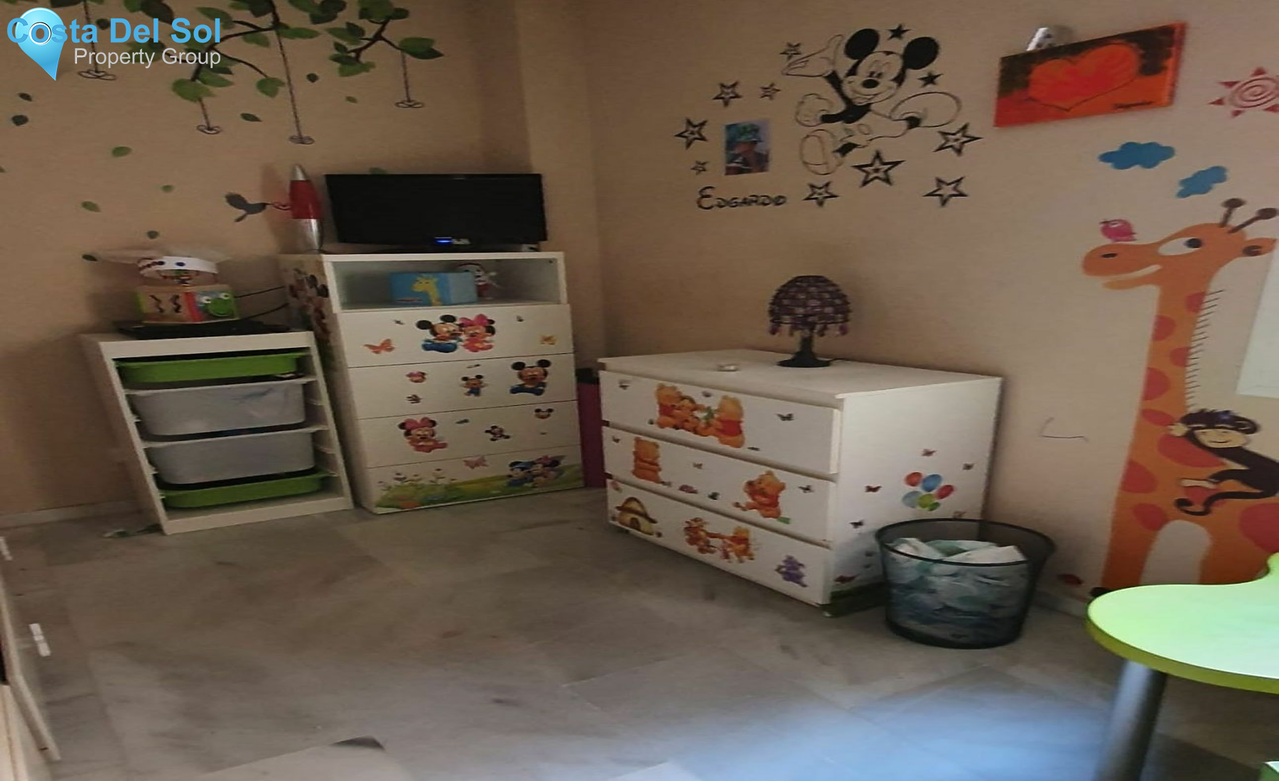Middle Floor Apartment in Estepona-1467251