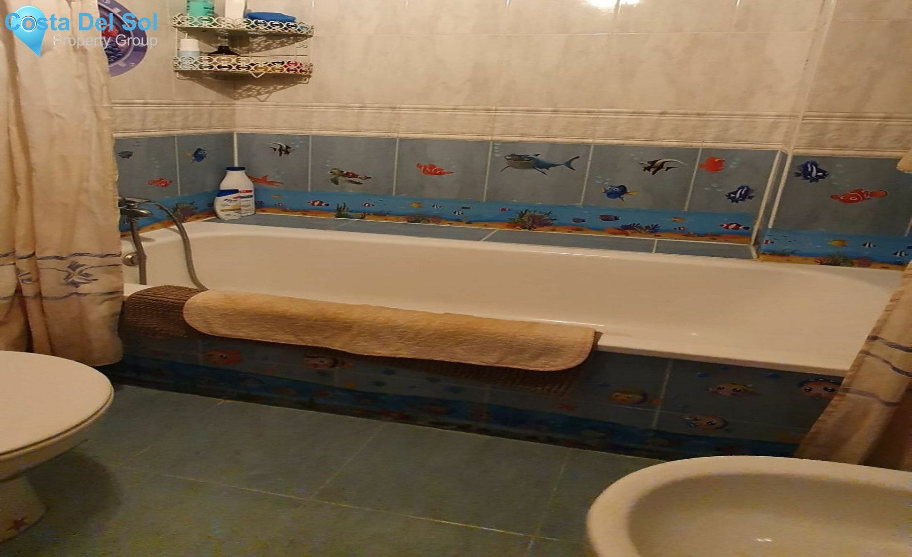 Middle Floor Apartment in Estepona-1467258
