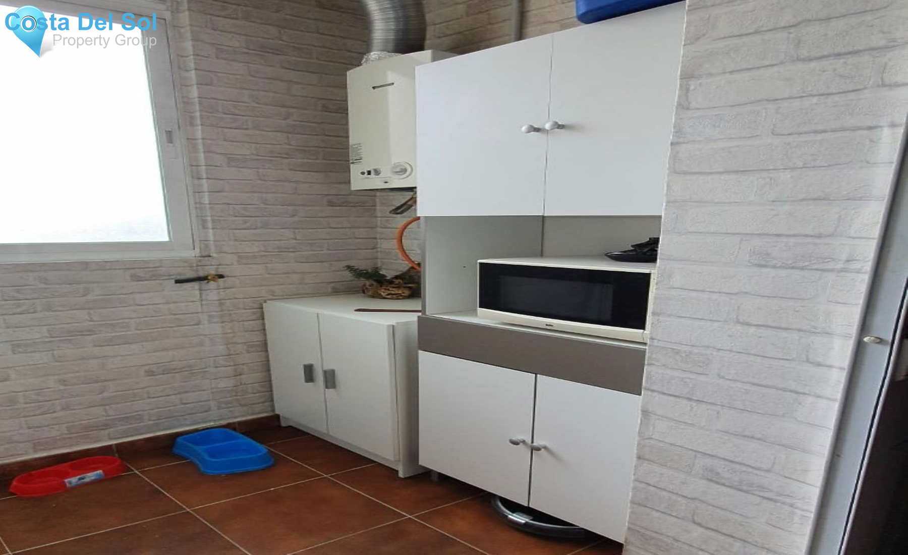Middle Floor Apartment in Estepona-1467246