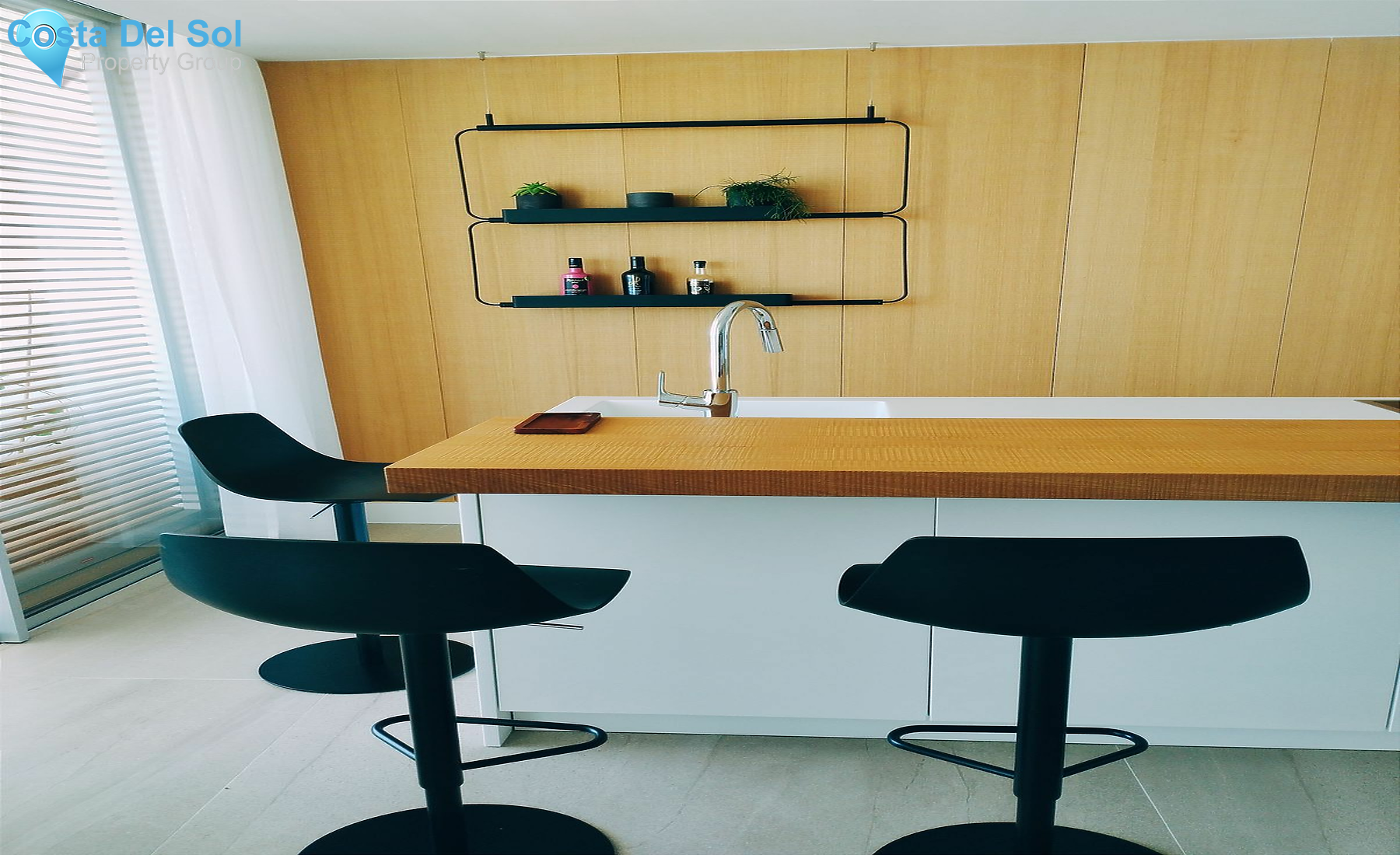 Middle Floor Apartment in Estepona-1470205