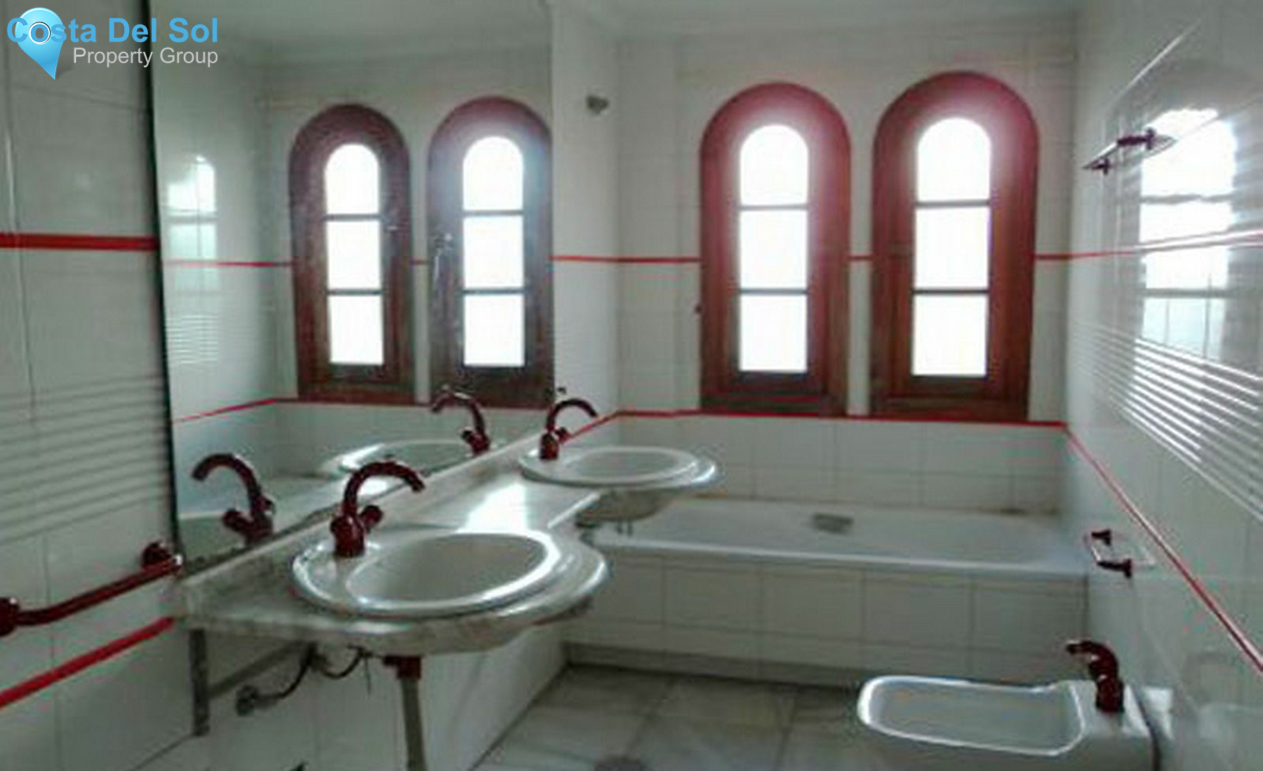 Middle Floor Apartment in Estepona-1473787