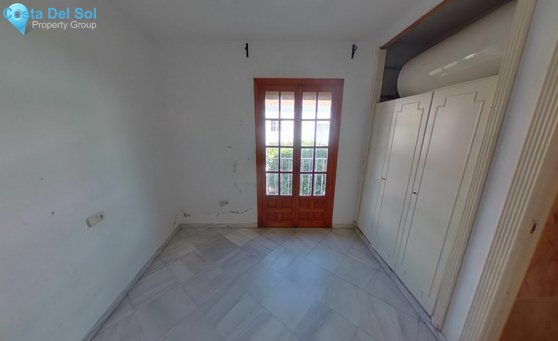 Middle Floor Apartment in Estepona-1473781