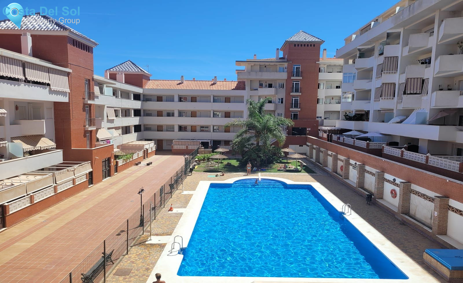 Middle Floor Apartment in Estepona-1473997