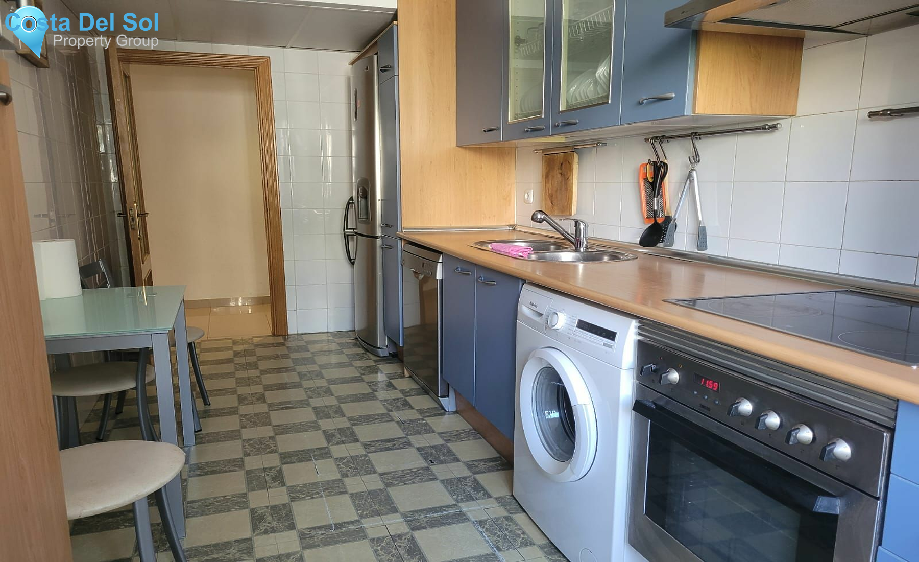 Middle Floor Apartment in Estepona-1474013