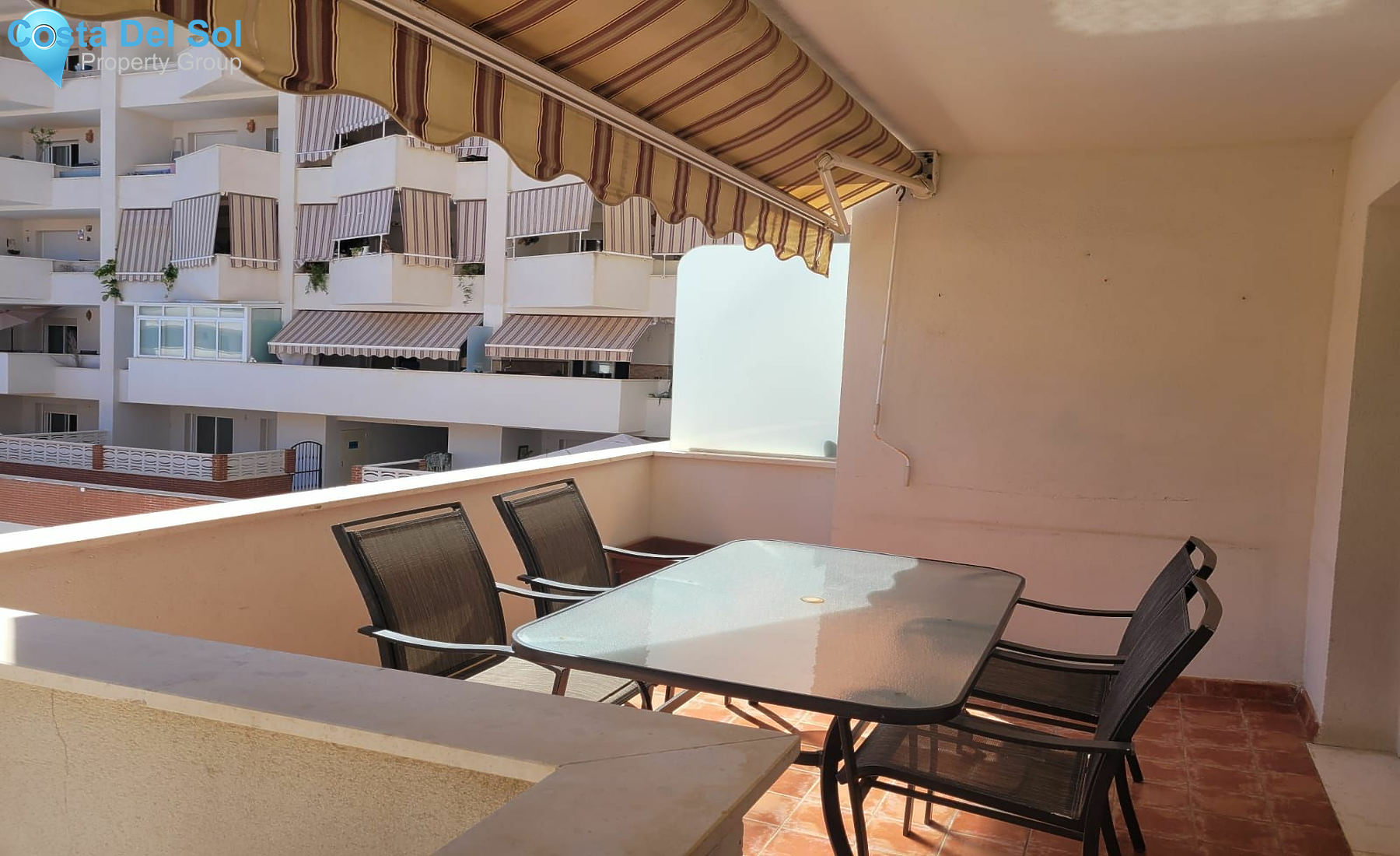 Middle Floor Apartment in Estepona-1473999