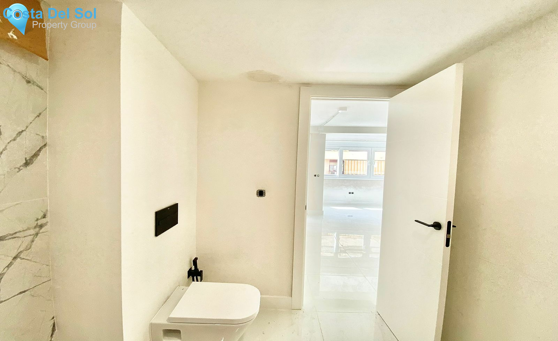 Middle Floor Apartment in Estepona-1474631