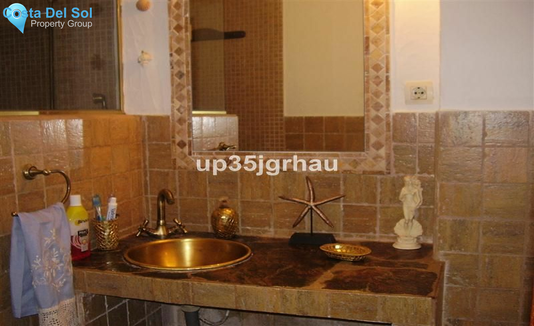 Middle Floor Apartment in Estepona-1475517