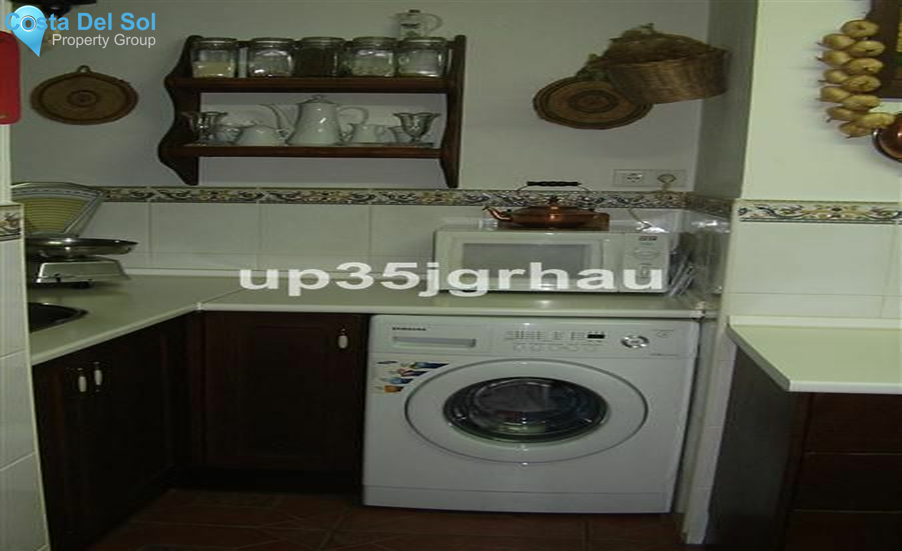 Middle Floor Apartment in Estepona-1475523