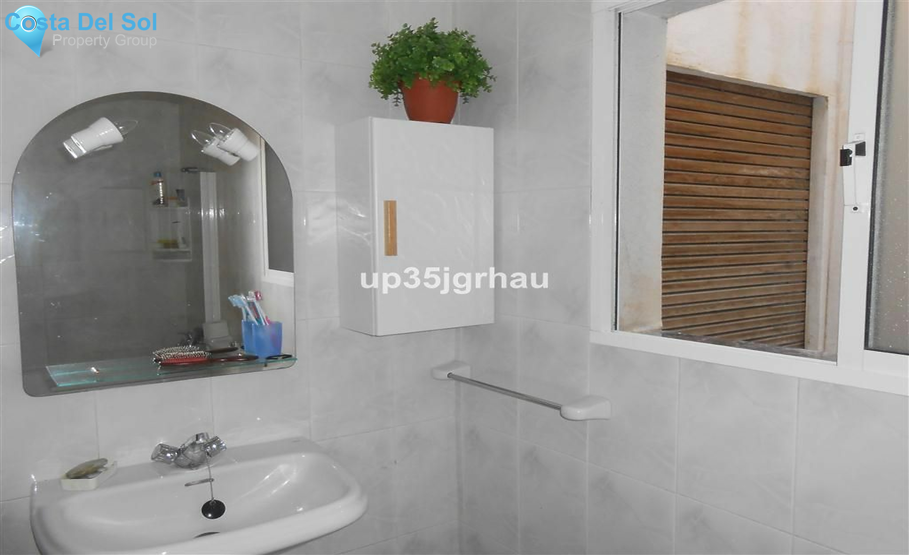 Middle Floor Apartment in Estepona-1475532