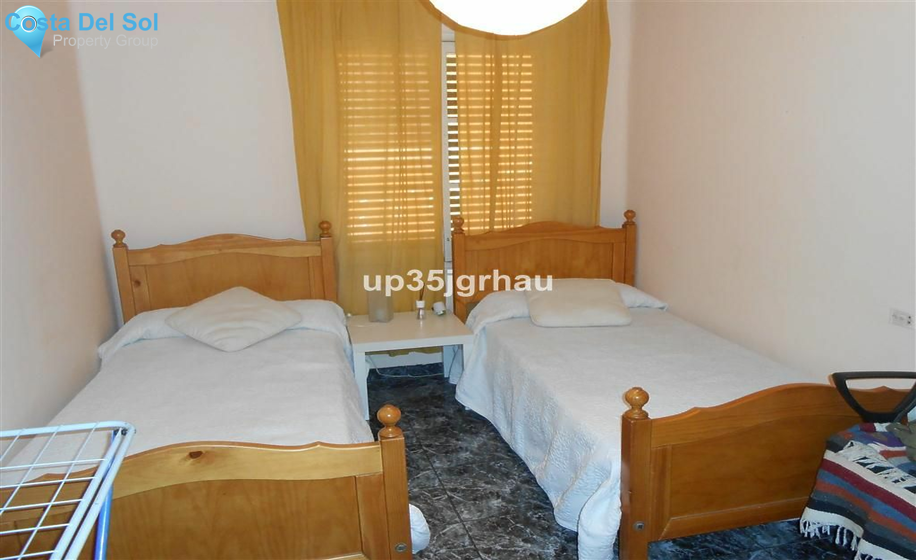 Middle Floor Apartment in Estepona-1475533