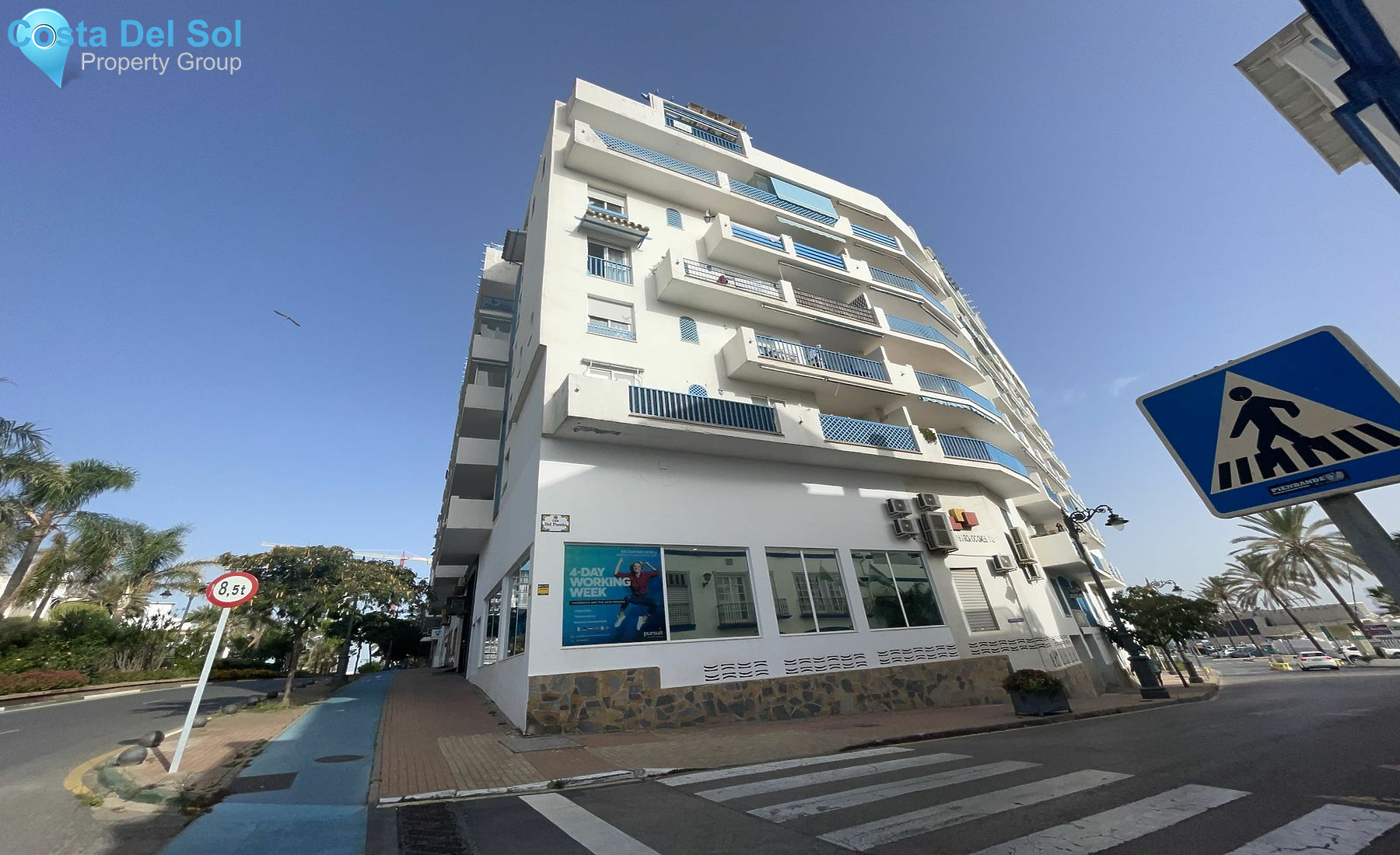 Middle Floor Apartment in Estepona