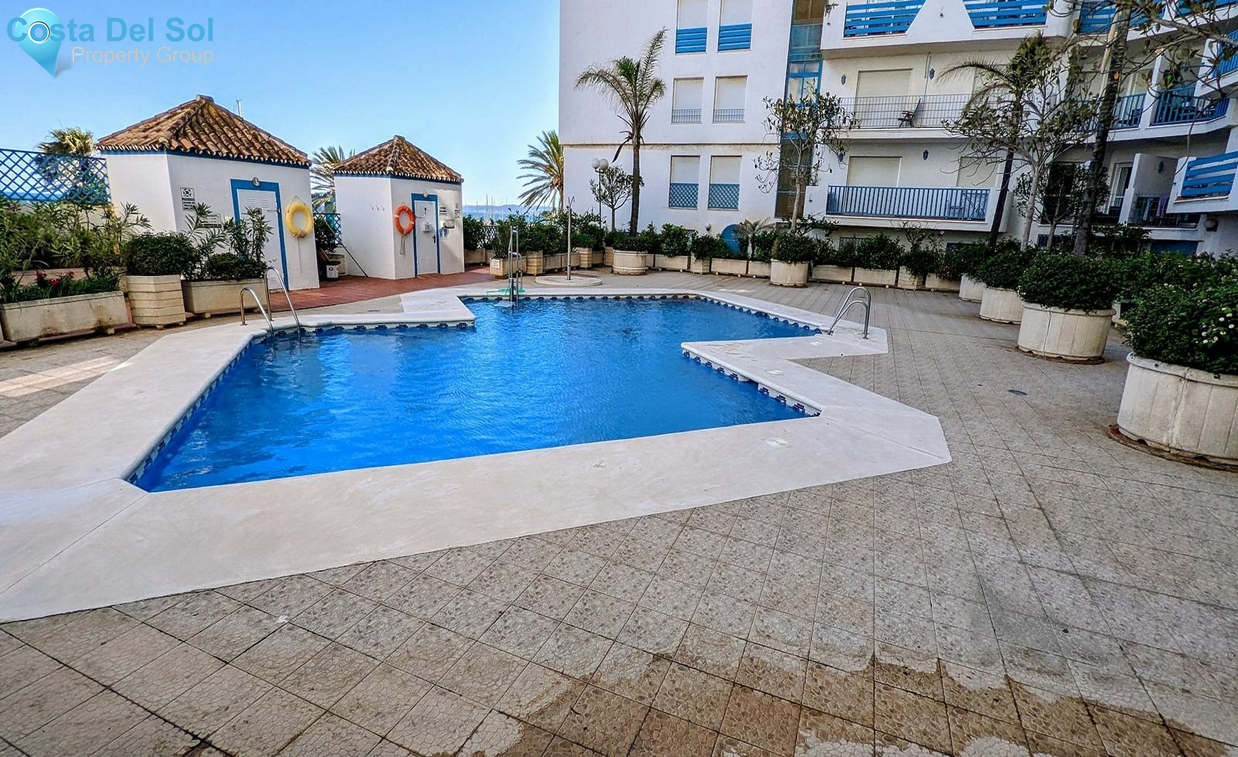 Middle Floor Apartment in Estepona-1488045