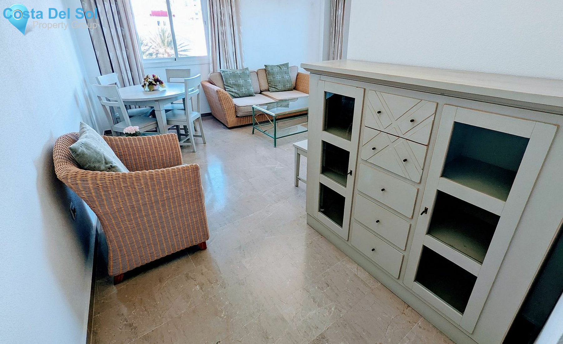 Middle Floor Apartment in Estepona-1488047