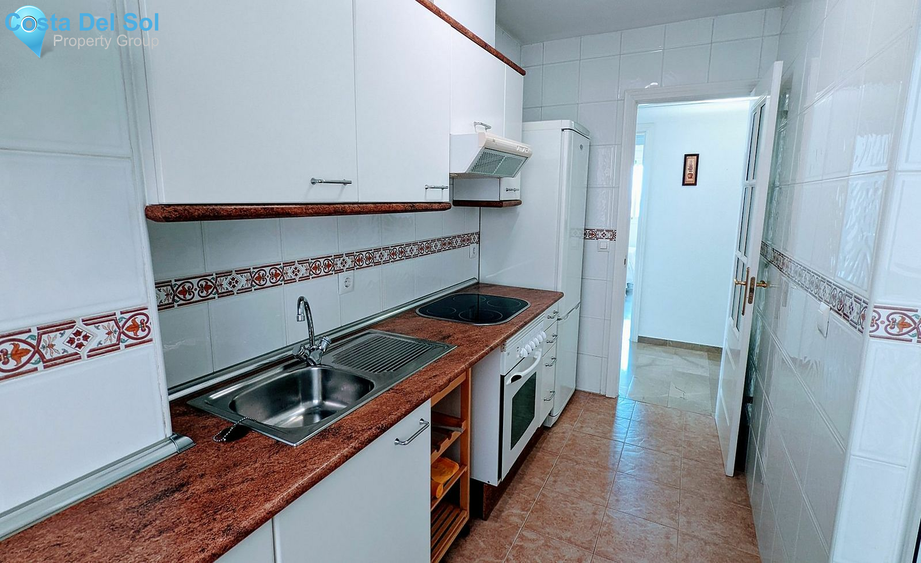 Middle Floor Apartment in Estepona-1488038