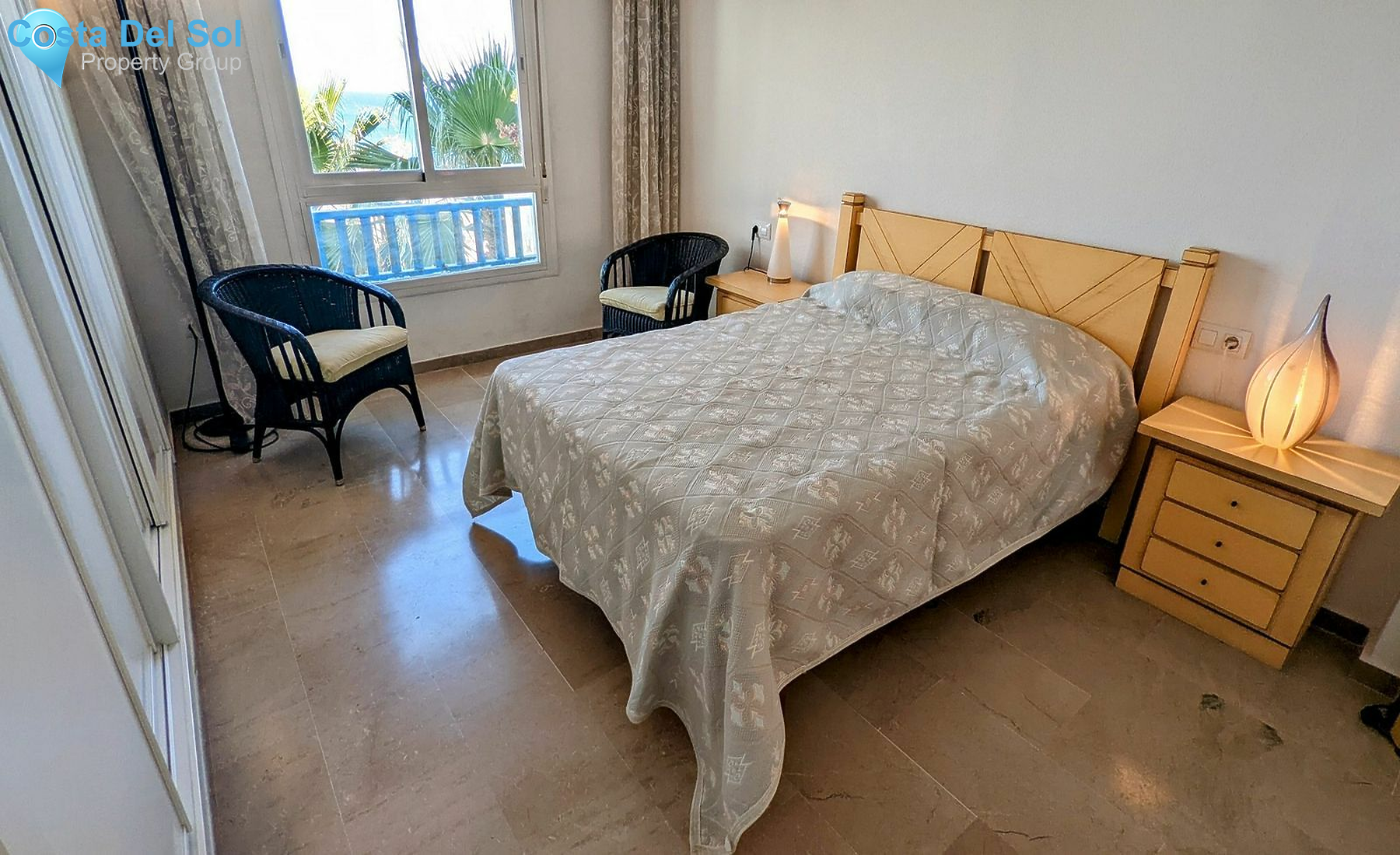 Middle Floor Apartment in Estepona-1488040