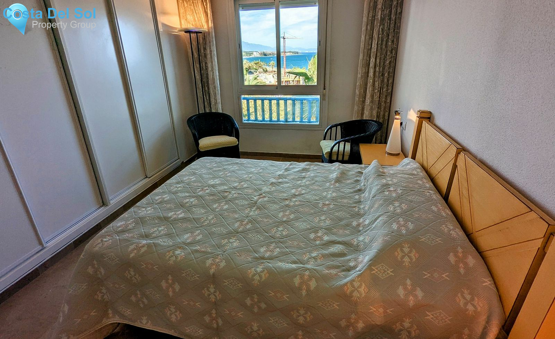 Middle Floor Apartment in Estepona-1490995