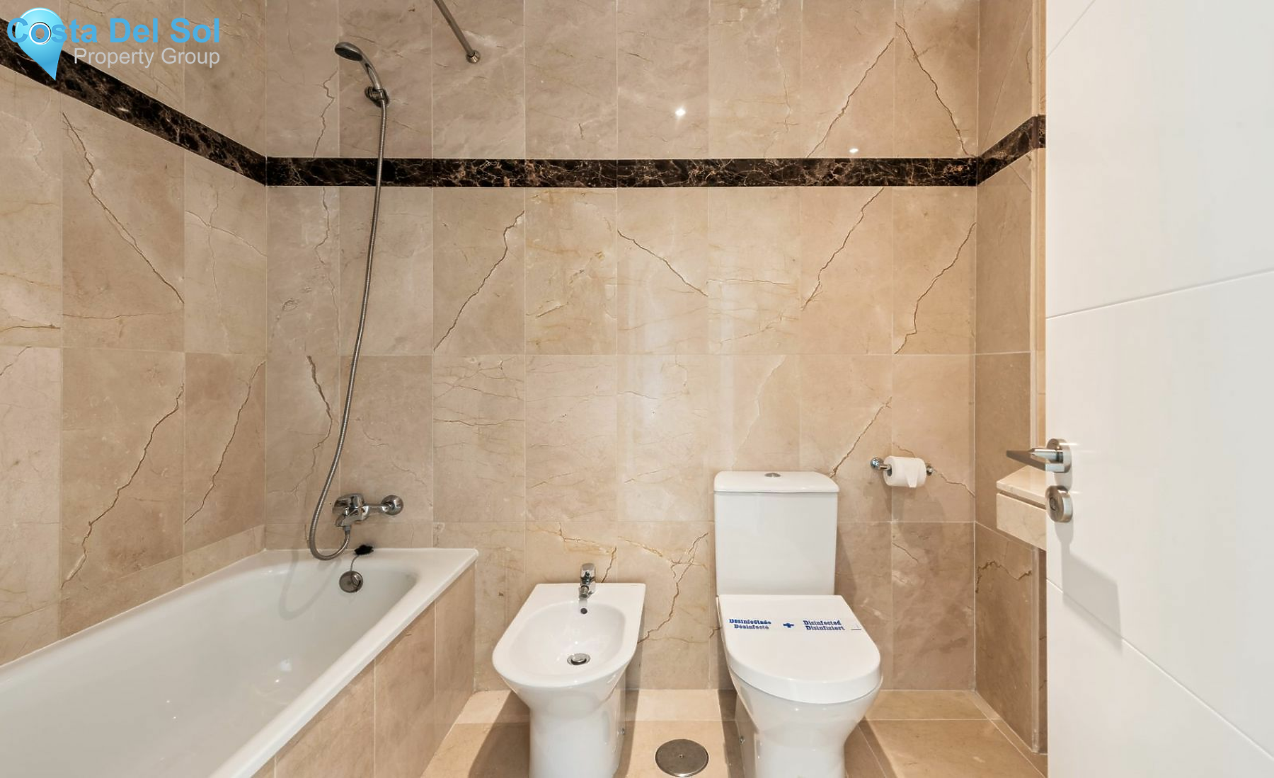 Middle Floor Apartment in Estepona-1494024