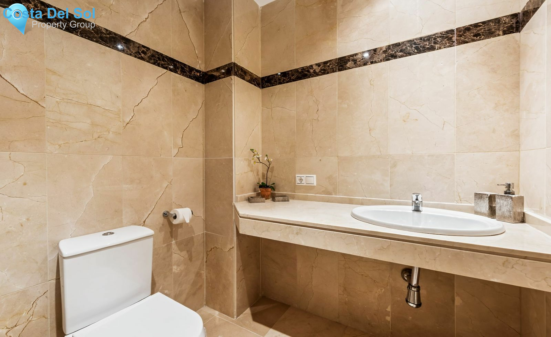 Middle Floor Apartment in Estepona-1494025