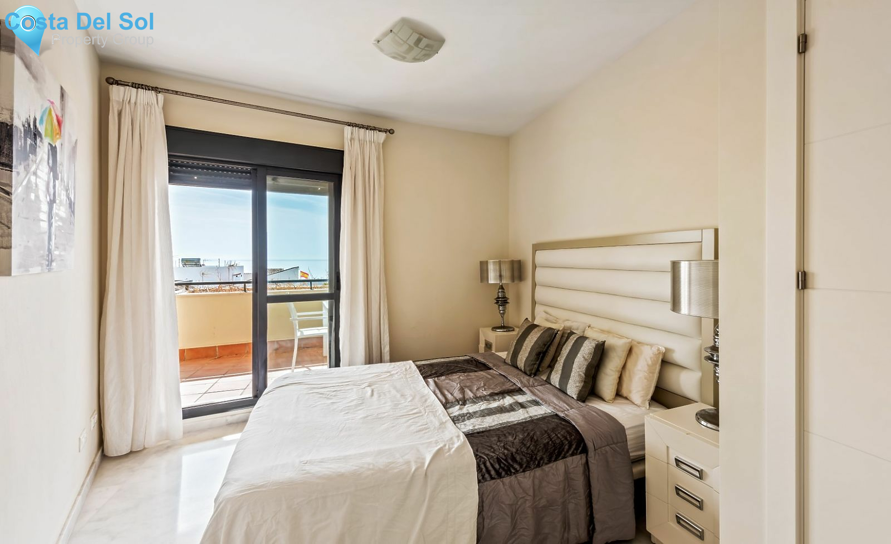 Middle Floor Apartment in Estepona-1494026