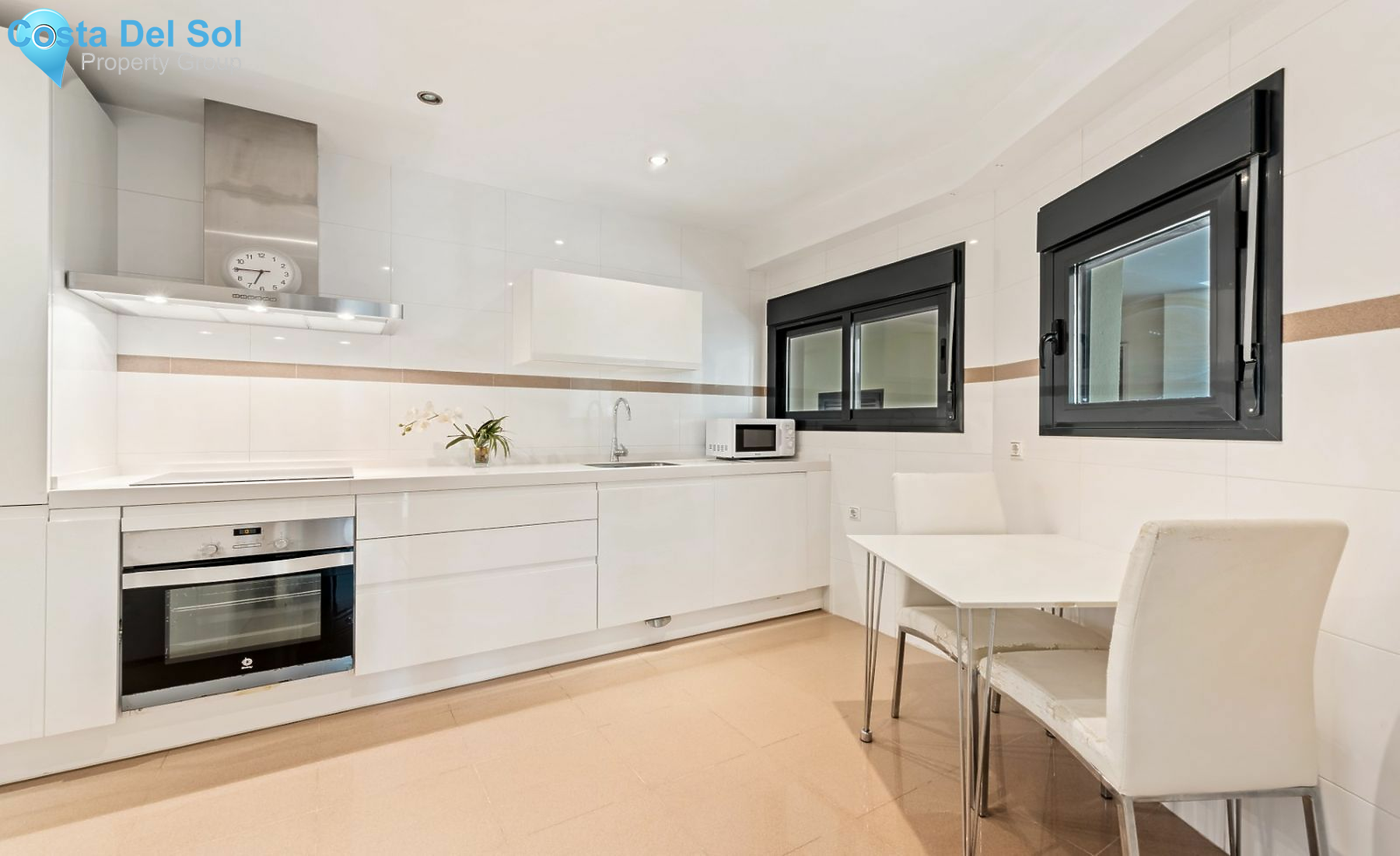 Middle Floor Apartment in Estepona-1494021