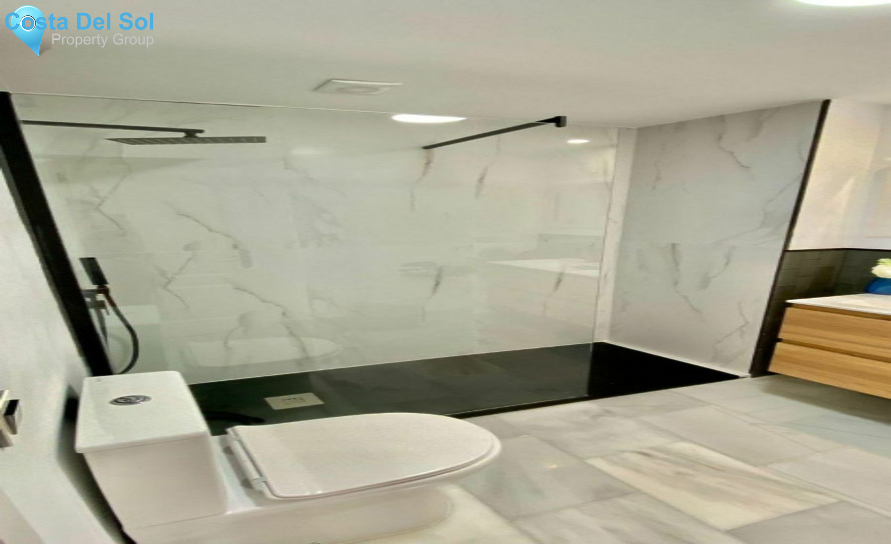 Middle Floor Apartment in Estepona-1514857