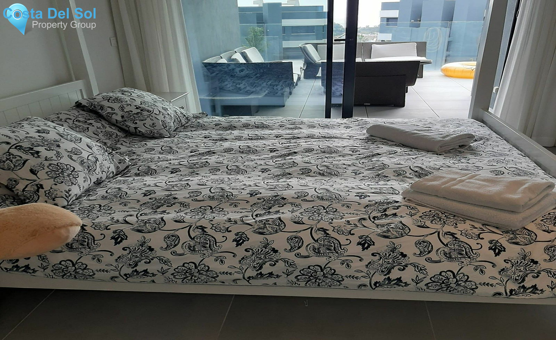 Middle Floor Apartment in Estepona-1515462