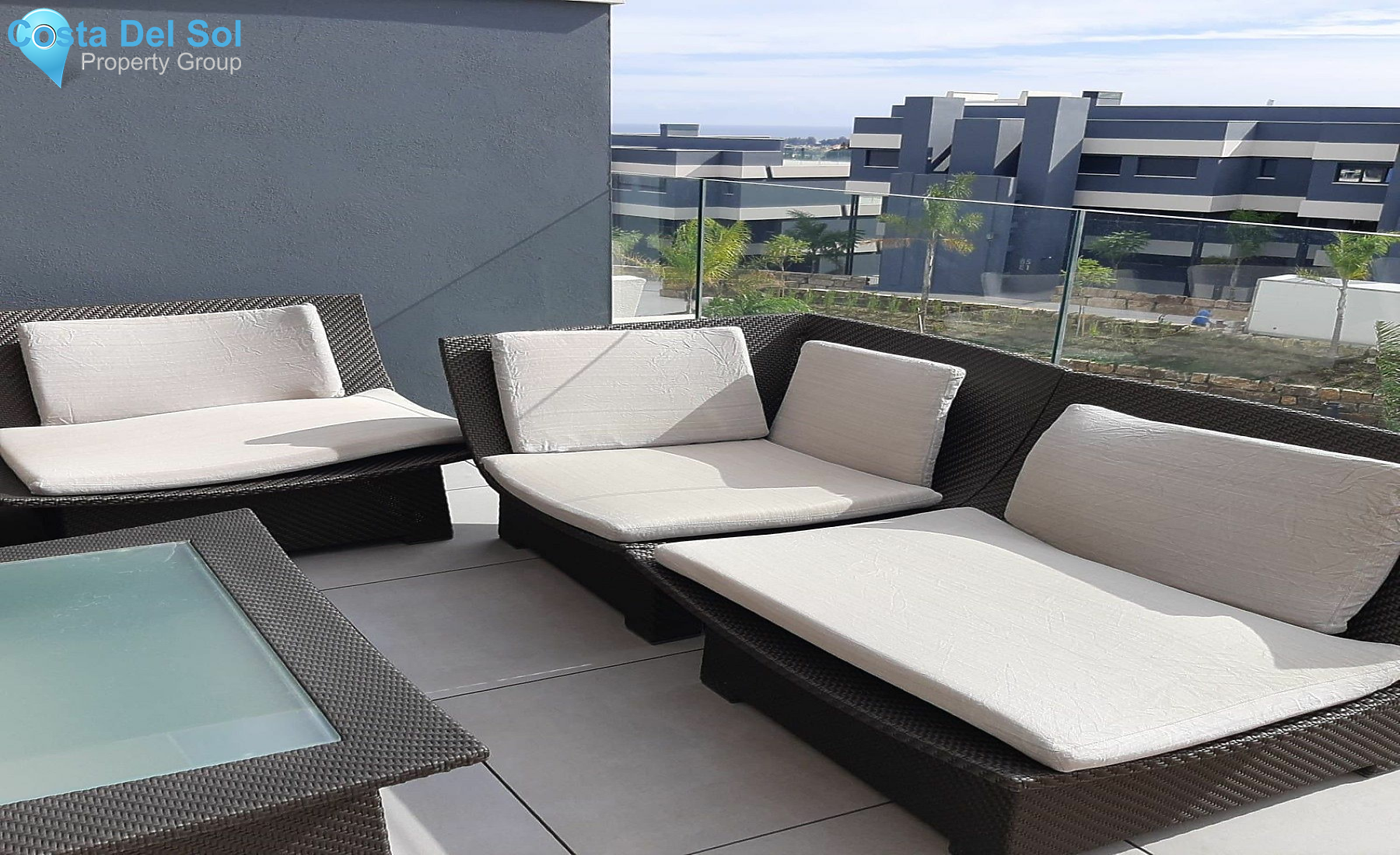 Middle Floor Apartment in Estepona-1515463