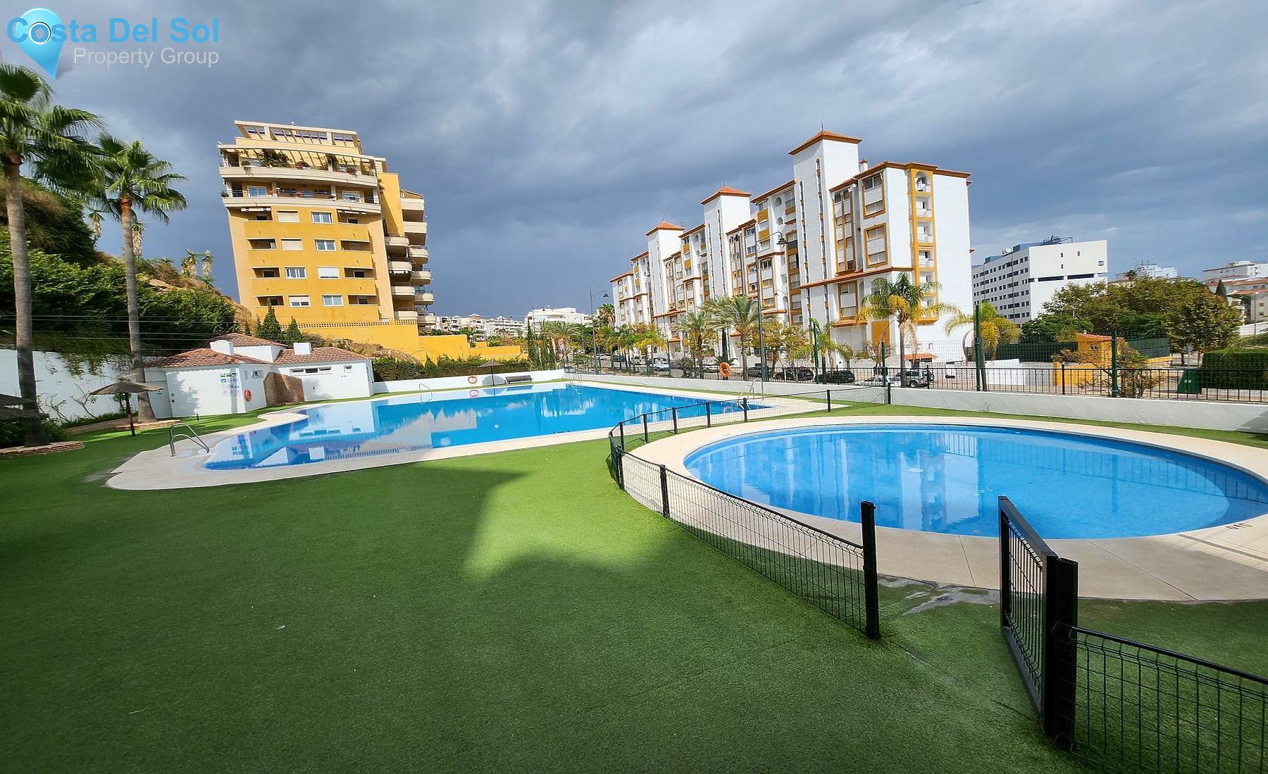 Middle Floor Apartment in Estepona-1519170