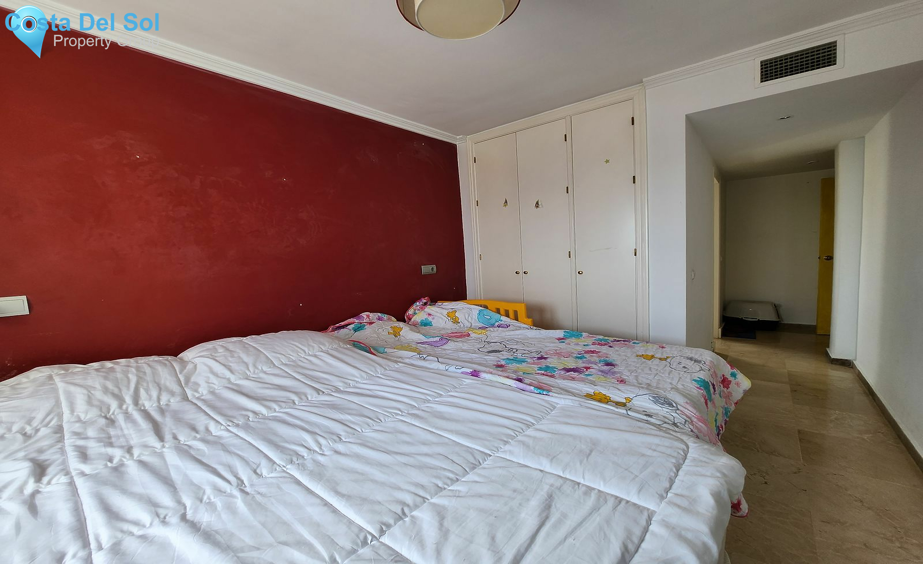Middle Floor Apartment in Estepona-1519187