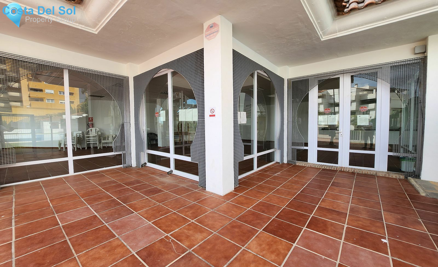 Middle Floor Apartment in Estepona-1519172