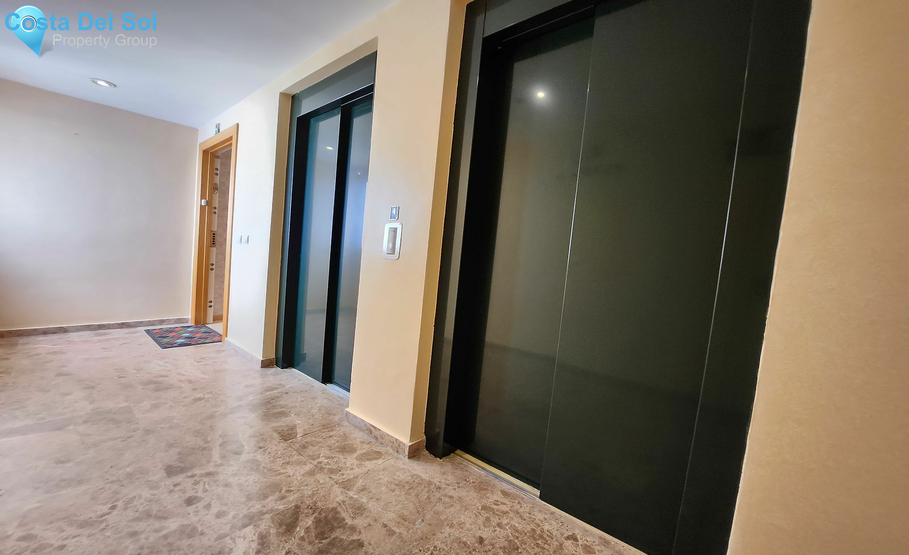Middle Floor Apartment in Estepona-1519173