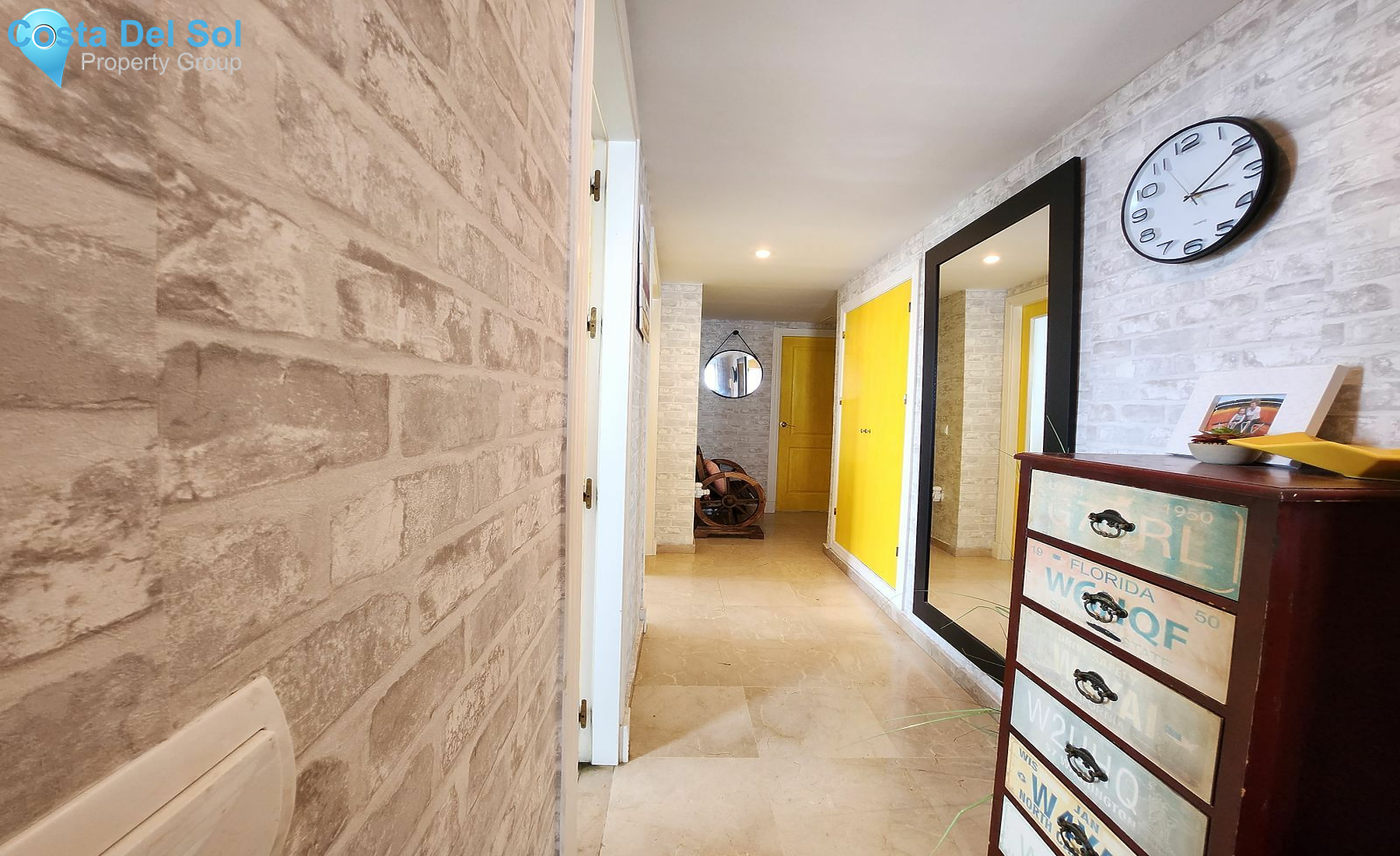 Middle Floor Apartment in Estepona-1519174