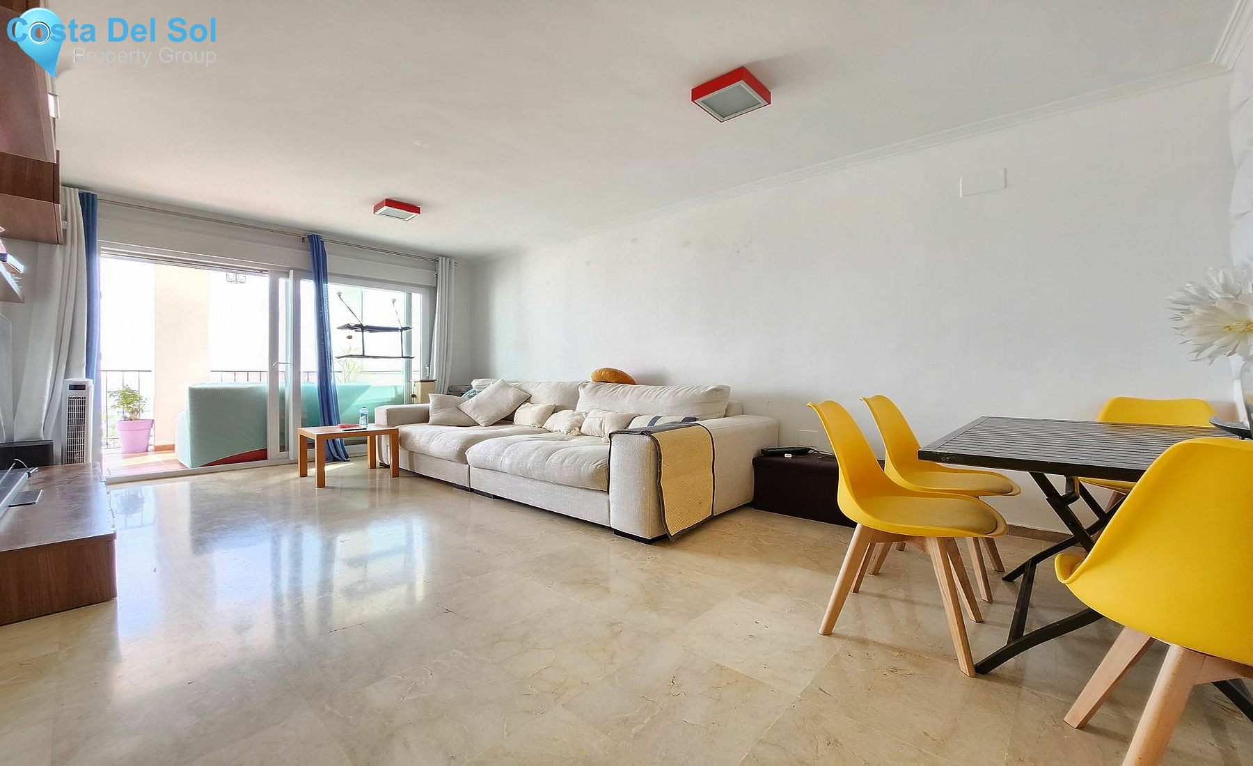 Middle Floor Apartment in Estepona-1519176