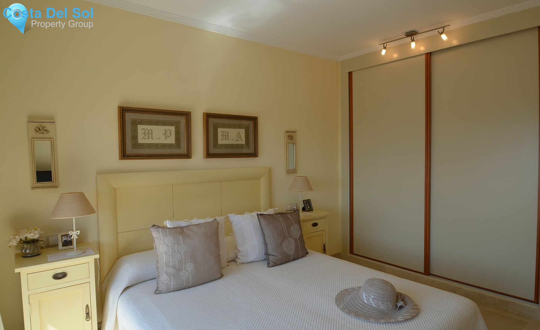 Middle Floor Apartment in Estepona-1521397
