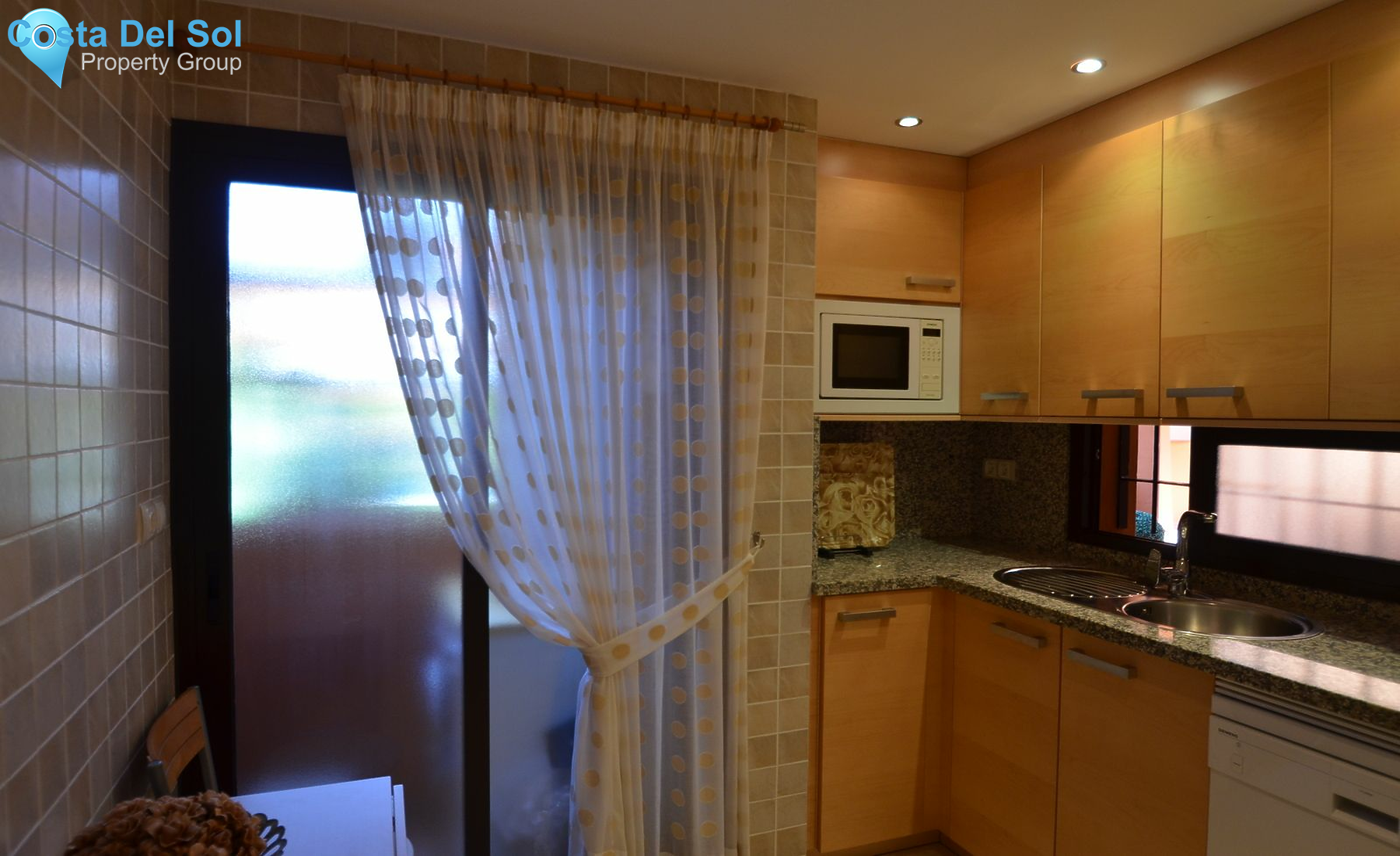 Middle Floor Apartment in Estepona-1521400