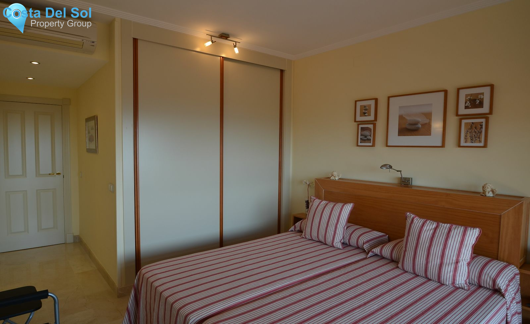 Middle Floor Apartment in Estepona-1521388