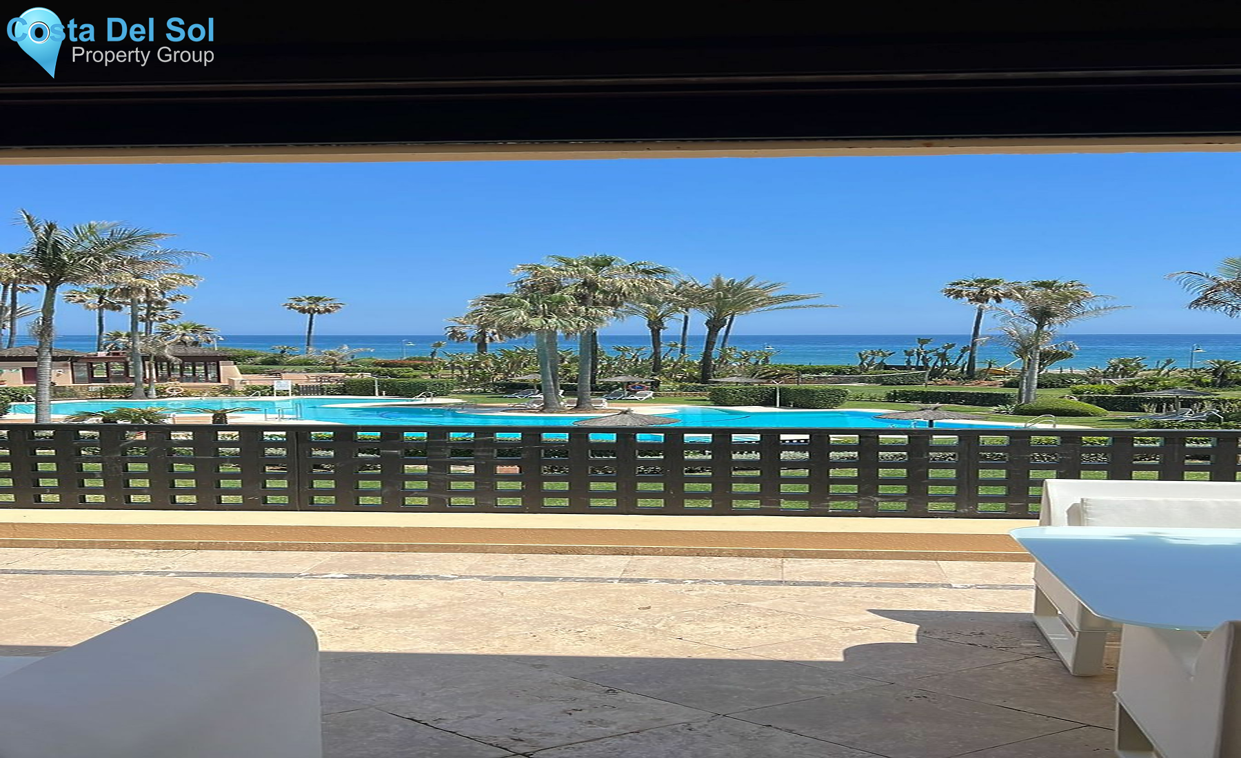 Middle Floor Apartment in Estepona-1529892