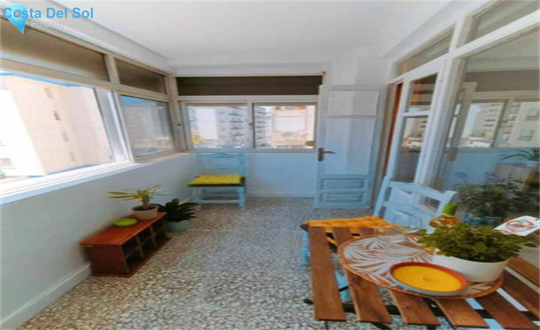 Middle Floor Apartment in Estepona-1530978