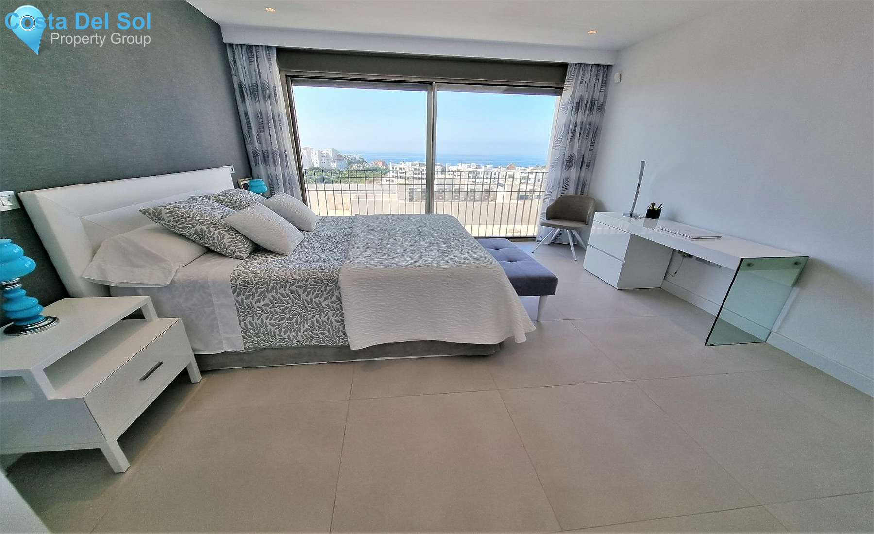 Middle Floor Apartment in Estepona-1533826