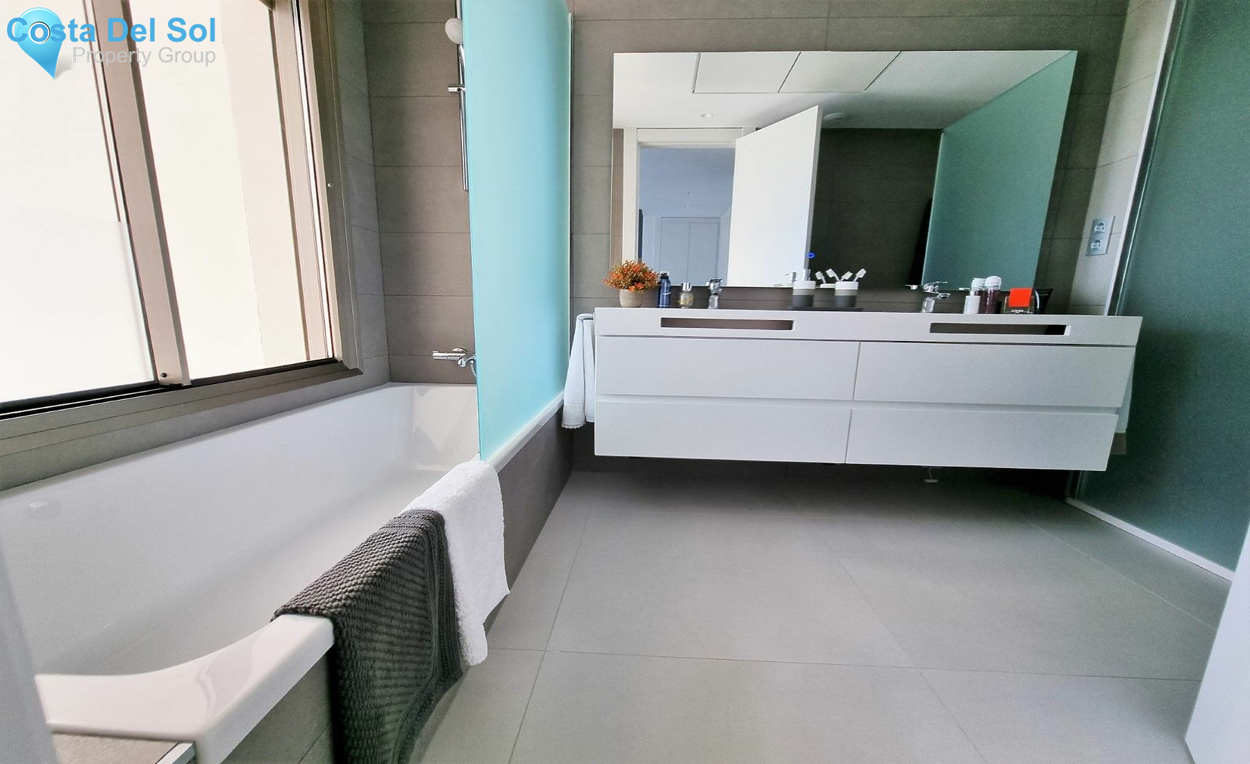 Middle Floor Apartment in Estepona-1533830