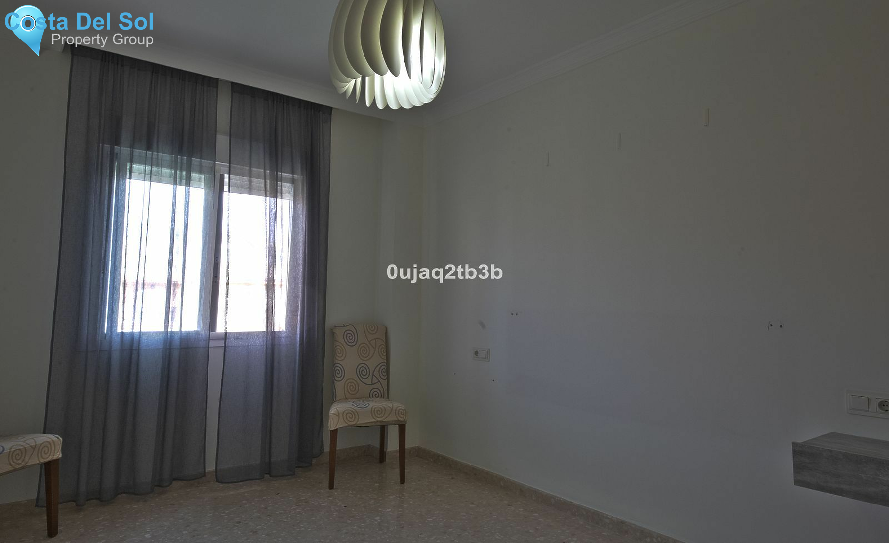 Middle Floor Apartment in Estepona-1545775