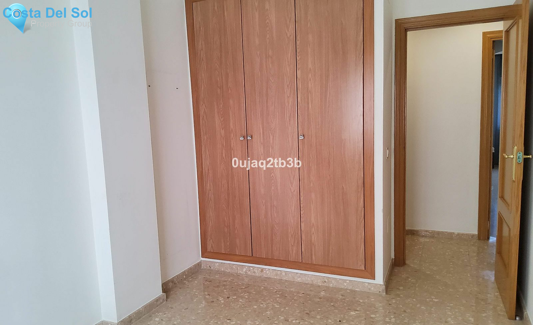 Middle Floor Apartment in Estepona-1545778