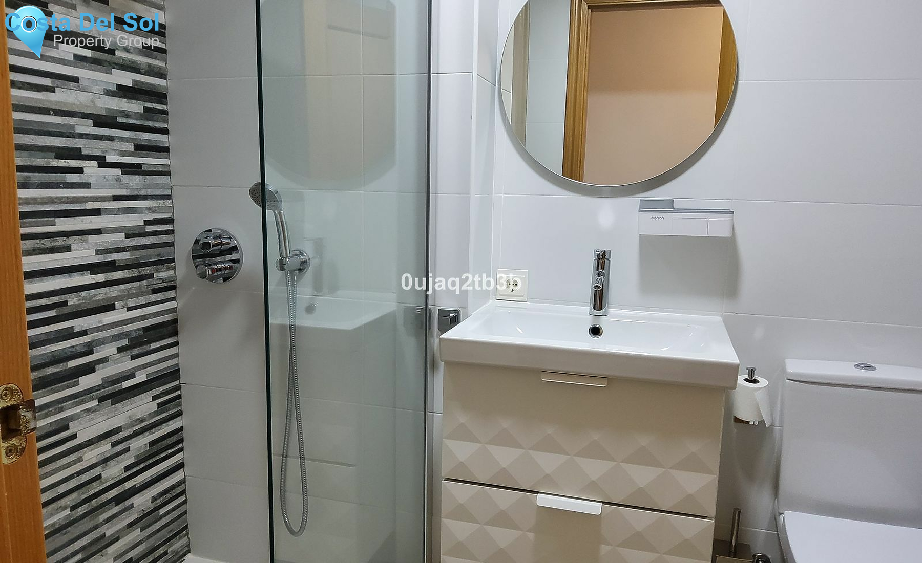 Middle Floor Apartment in Estepona-1545782