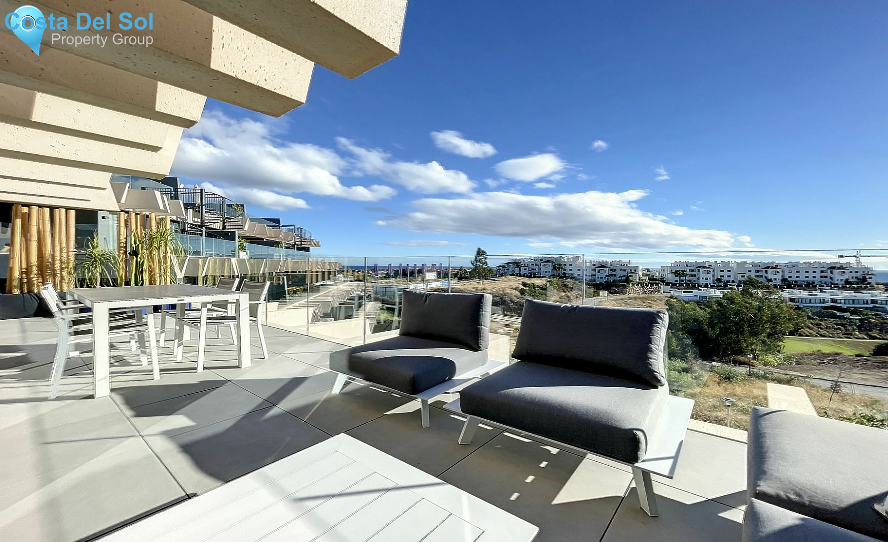 Middle Floor Apartment in Estepona