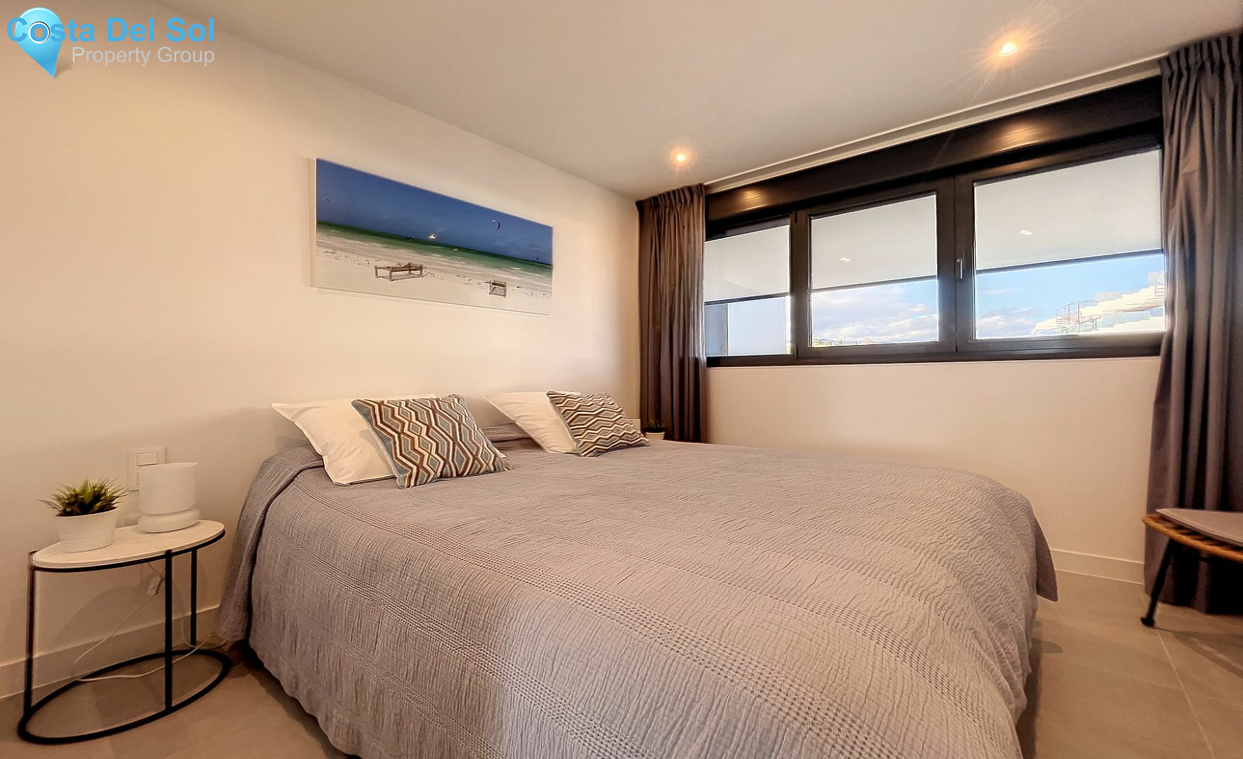 Middle Floor Apartment in Estepona-1550781