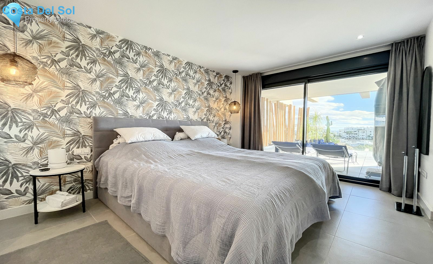 Middle Floor Apartment in Estepona-1550782