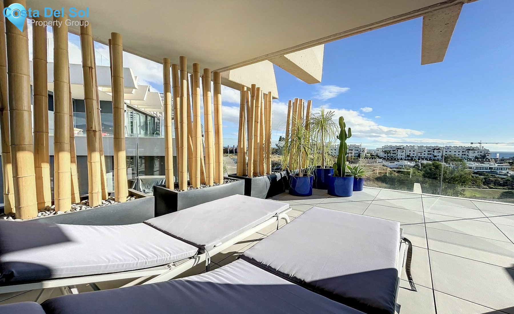 Middle Floor Apartment in Estepona-1550785