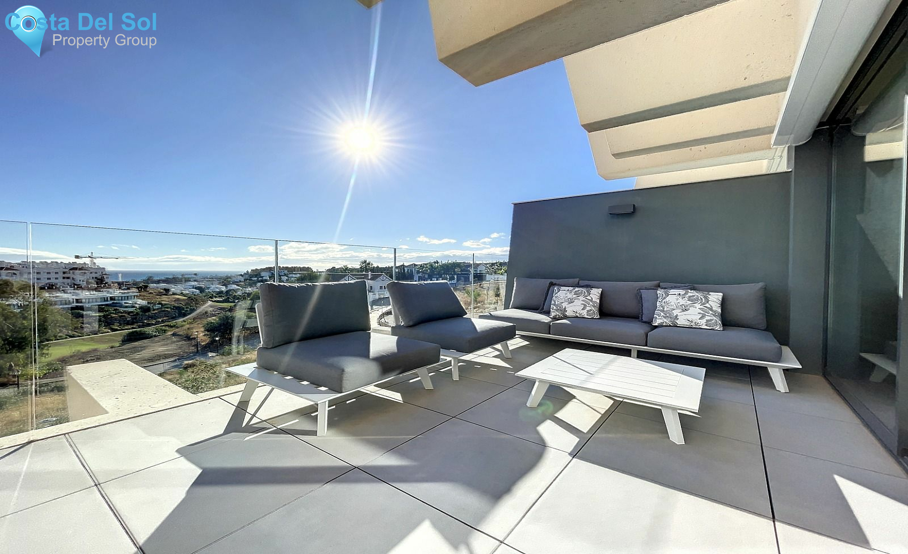 Middle Floor Apartment in Estepona-1550771