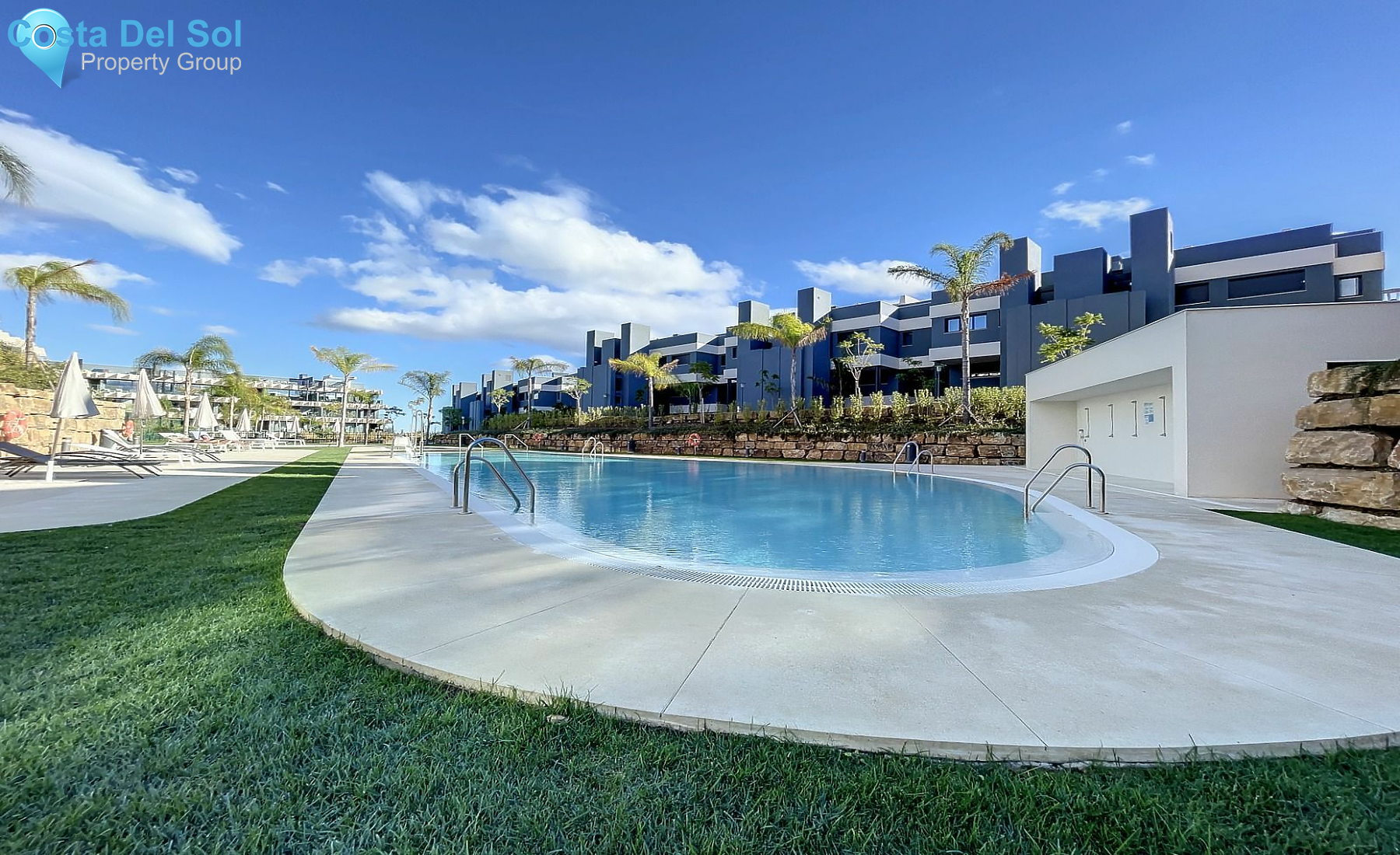 Middle Floor Apartment in Estepona-1550789